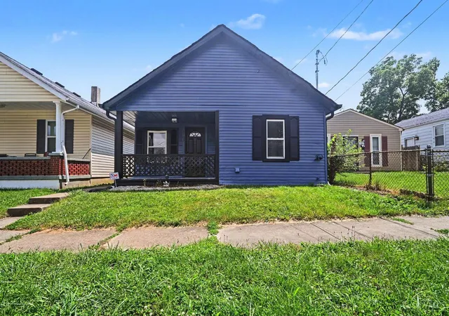 Homes for sale in Hamilton, OH | 1103 Hunt Ave, Hamilton, OH 45013 | MLS# 1885741