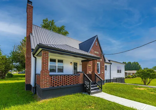 Homes for sale in Peebles, OH | 214 Rarden Road, Peebles, OH 45660 | MLS# 1885722