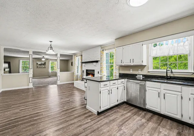 5th image of 1504 Tyrolean Wy, Lawrenceburg, IN 47025 | MLS# 1885775