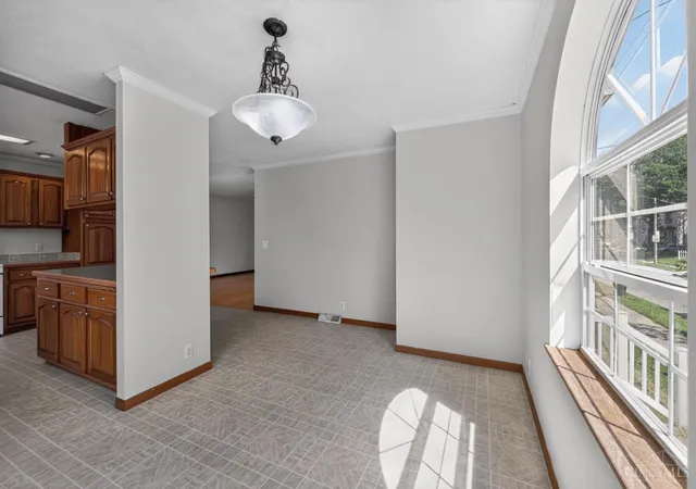 3rd image of 164 W 66Th St, Cincinnati, OH 45216 | MLS# 1884935