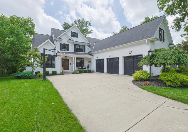 Homes for sale in Montgomery, OH | 9856 Tollgate Ln, Montgomery, OH 45242 | MLS# 1885734