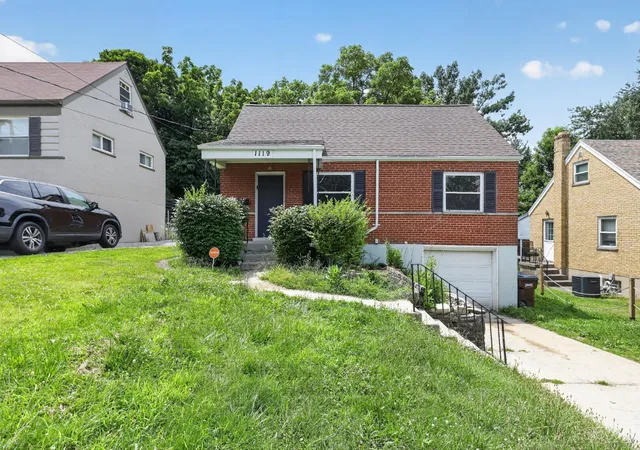 Homes for sale in Delhi Twp, OH | 1119 Anderson Ferry Rd, Delhi Twp, OH 45238 | MLS# 1883684