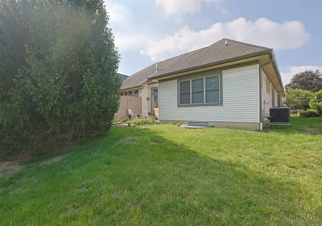 Homes for sale in Wyoming, OH | 1739 Harmon Dr, Wyoming, OH 45215 | MLS# 1885729