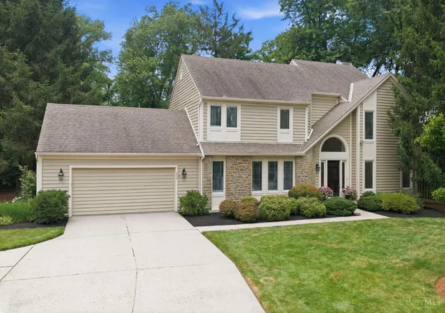 Homes for sale in Anderson Twp, OH | 800 Eaglesknoll Ct, Anderson Twp, OH 45255 | MLS# 1884909