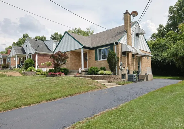 Homes for sale in Green Twp, OH | 2889 Mt Airy Ave, Green Twp, OH 45239 | MLS# 1885811