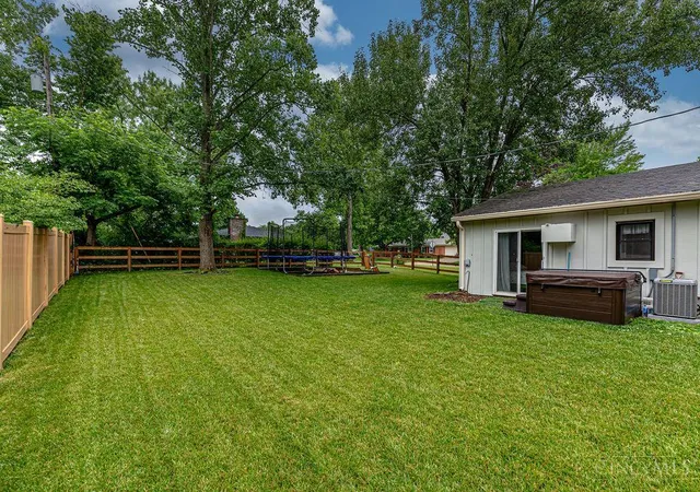 Homes for sale in Oxford, OH | 725 David Dr, Oxford, OH 45056 | MLS# 1885822