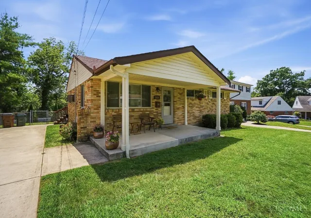 Homes for sale in Reading, OH | 2588 Petworth Ct, Reading, OH 45236 | MLS# 1885699