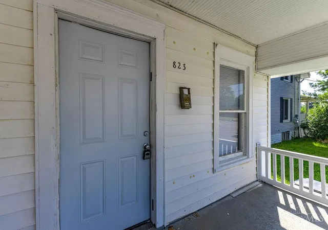 3rd image of 821 Sixth Ave, Middletown, OH 45044