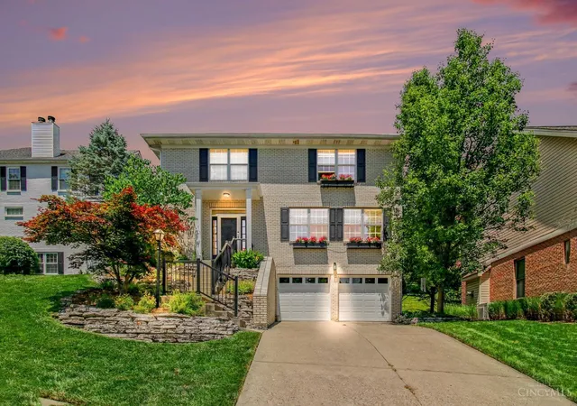 image of 3076 Spencerhill Ln, Cincinnati, OH 45226 | MLS# 1885833