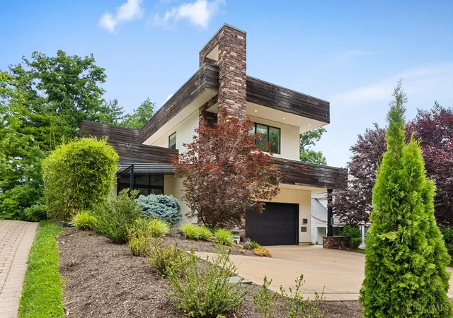 3rd image of 3174 Portsmouth Ave, Cincinnati, OH 45208 | MLS# 1885312