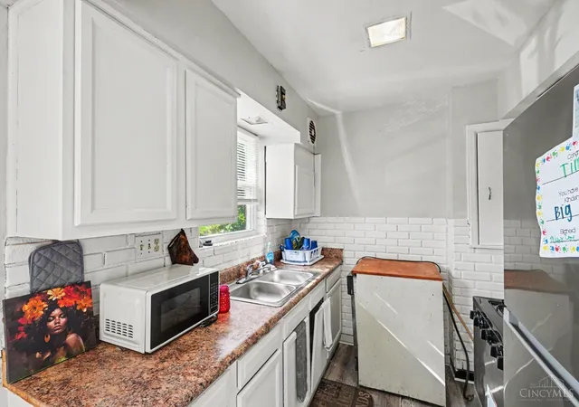 Homes for sale in Cincinnati, OH | 2527 Westwood Northern Blvd, Cincinnati, OH 45211 | MLS# 1885696