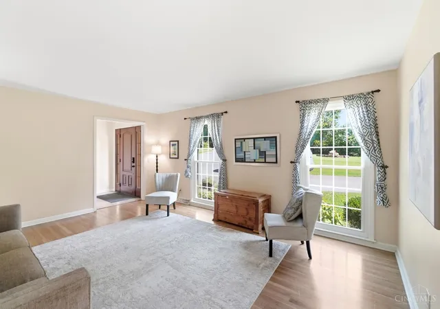 Photo 4 of Single family home for sale at 215 Compton Rd, Wyoming, OH 45215 | MLS# 1885796 | Listing updated on 2026-08-27