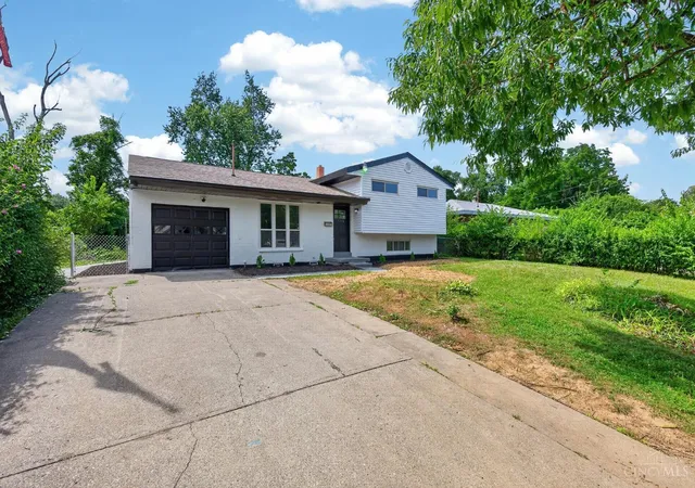 Homes for sale in Forest Park, OH | 11475 Fiesta Ct, Forest Park, OH 45240 | MLS# 1885878