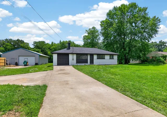 Homes for sale in Loveland, OH | 108 N Lebanon Rd, Loveland, OH 45140 | MLS# 1885880