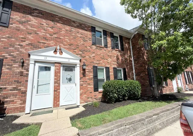 Homes for sale in West Chester, OH | 11 Queens Ct, West Chester, OH 45069 | MLS# 1885881