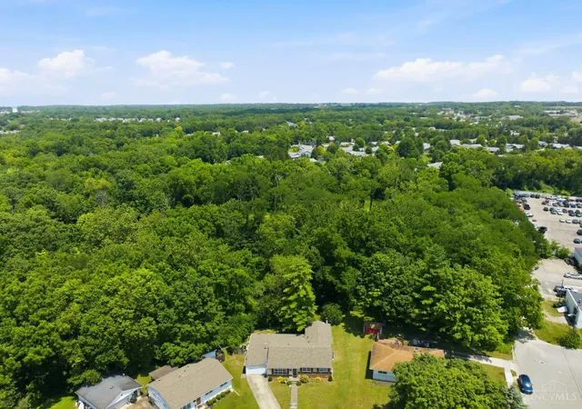 Homes for sale in Lebanon, OH | 402 Crescent Ct, Lebanon, OH 45036 | MLS# 1885906
