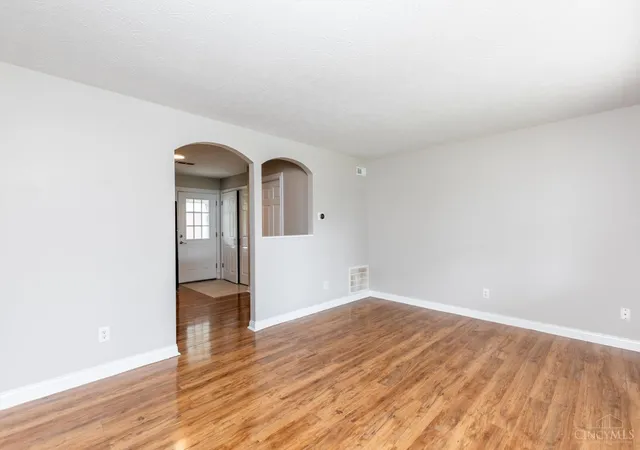 Homes for sale in Middletown, OH | 1311 Pershing Ave, Middletown, OH 45044 | MLS# 1885867