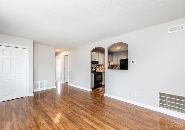 Homes for sale in Middletown, OH | 1311 Pershing Ave, Middletown, OH 45044 | MLS# 1885867