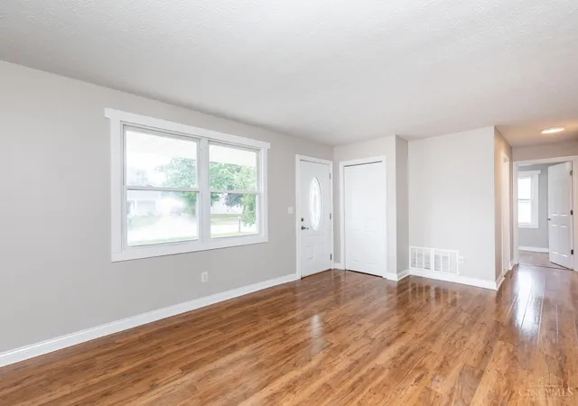 Homes for sale in Middletown, OH | 1311 Pershing Ave, Middletown, OH 45044 | MLS# 1885867