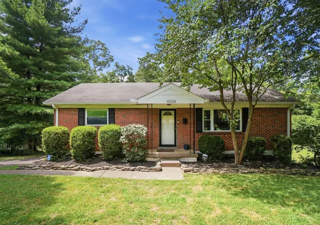 Homes for sale in Cincinnati, OH | 6038 Stanhill Ct, Cincinnati, OH 45230 | MLS# 1885965