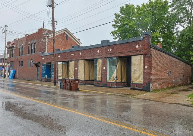 Homes for sale in Lockland, OH | 600 W Wyoming Ave, Lockland, OH 45215 | MLS# 1885984