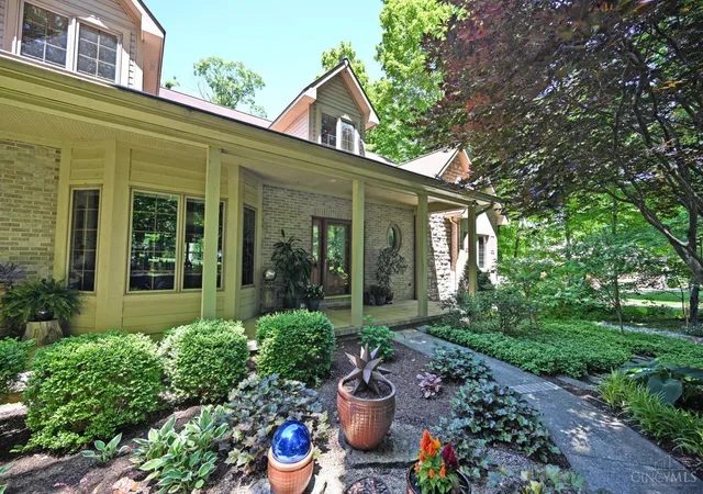 Homes for sale in Hamilton Twp, OH | 5723 Chancellor Ln, Hamilton Twp, OH 45152 | MLS# 1885897