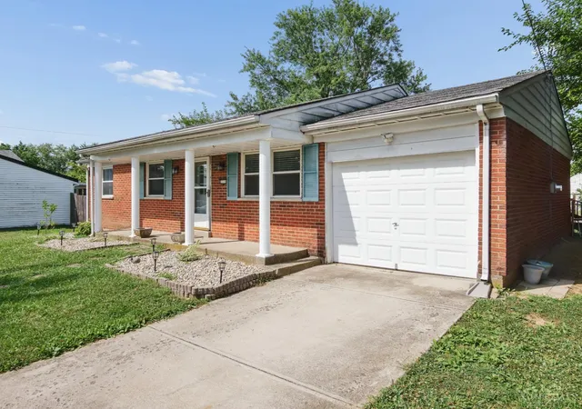 Photo 4 of Sale Pending at 2716 Windon Dr, Colerain Twp, OH 45251 | MLS# 1885995 | Listing updated on 2026-09-04