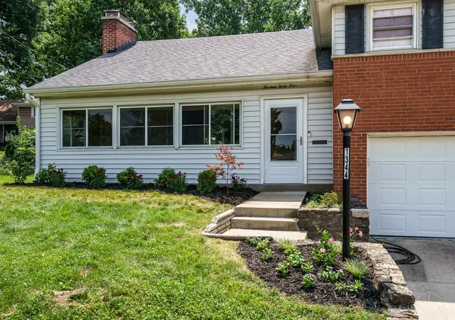 Homes for sale in Anderson Twp, OH | 1344 Plazaview Ct, Anderson Twp, OH 45255 | MLS# 1885656