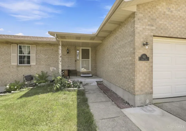 Homes for sale in Fairfield, OH | 421 Loren Ln, Fairfield, OH 45011 | MLS# 1885992