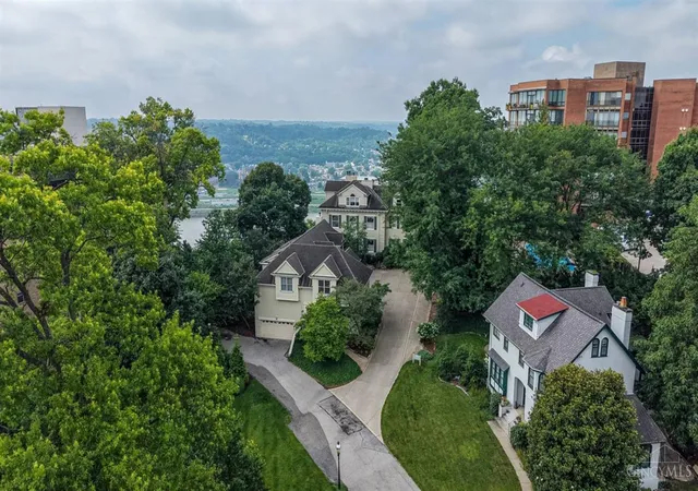 Homes for sale in Cincinnati, OH | 1603 E Mcmillan St #D, Cincinnati, OH 45206 | MLS# 1885843
