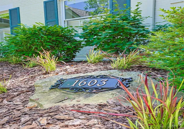 Homes for sale in Cincinnati, OH | 1603 E Mcmillan St #D, Cincinnati, OH 45206 | MLS# 1885843