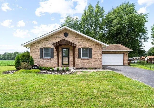 Homes for sale in Blanchester, OH | 624 Bourbon St, Blanchester, OH 45107 | MLS# 1885987