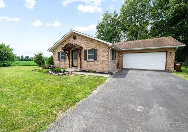 Homes for sale in Blanchester, OH | 624 Bourbon St, Blanchester, OH 45107 | MLS# 1885987