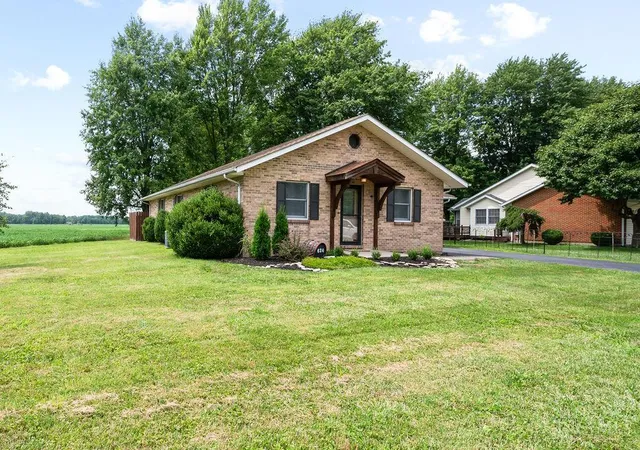 Homes for sale in Blanchester, OH | 624 Bourbon St, Blanchester, OH 45107 | MLS# 1885987