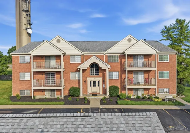 Homes for sale in Green Twp, OH | 3547 Jessup Rd #1A, Green Twp, OH 45239 | MLS# 1885702