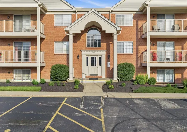 Homes for sale in Green Twp, OH | 3547 Jessup Rd #1A, Green Twp, OH 45239 | MLS# 1885702