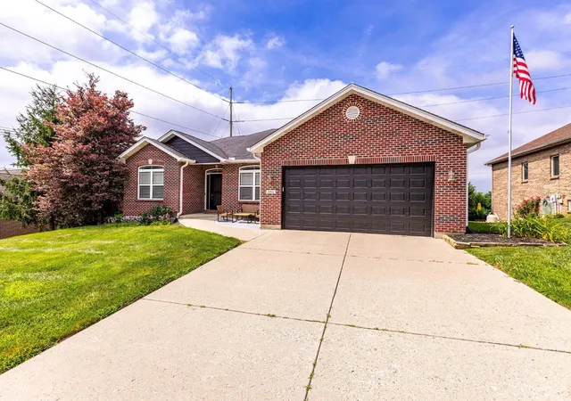 Homes for sale in Hamilton, OH | 591 Hermay, Hamilton, OH 45013 | MLS# 1885615