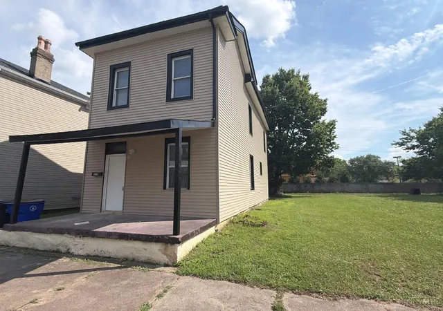 Homes for sale in Hamilton, OH | 329 Charles St, Hamilton, OH 45011 | MLS# 1886033