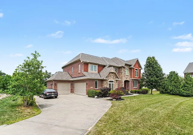 Homes for sale in Mason, OH | 4464 Brookview Pl, Mason, OH 45040 | MLS# 1885894