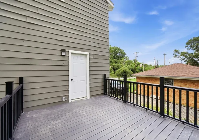 Homes for sale in Cincinnati, OH | 6056 Red Bank Rd, Cincinnati, OH 45213 | MLS# 1885709
