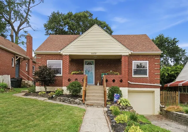 Homes for sale in Springfield Twp., OH | 8319 Banbury St, Springfield Twp., OH 45216 | MLS# 1884315