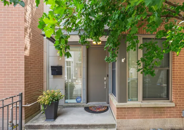 4th image of 11 Mercer St, Cincinnati, OH 45202 | MLS# 1885875