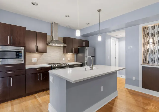 Photo 4 of Single family home for sale at 11 Mercer St, Cincinnati, OH 45202 | MLS# 1885875 | Listing updated on 2026-08-26