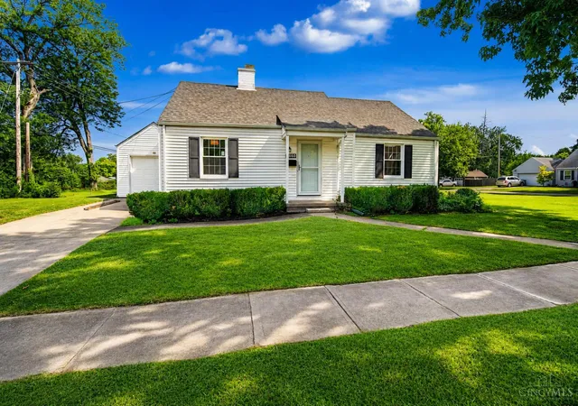 Photo 1 of Sale Pending at 1660 Sunset Dr, Hamilton, OH 45013 | MLS# 1885565 | Listing updated on 2026-09-05