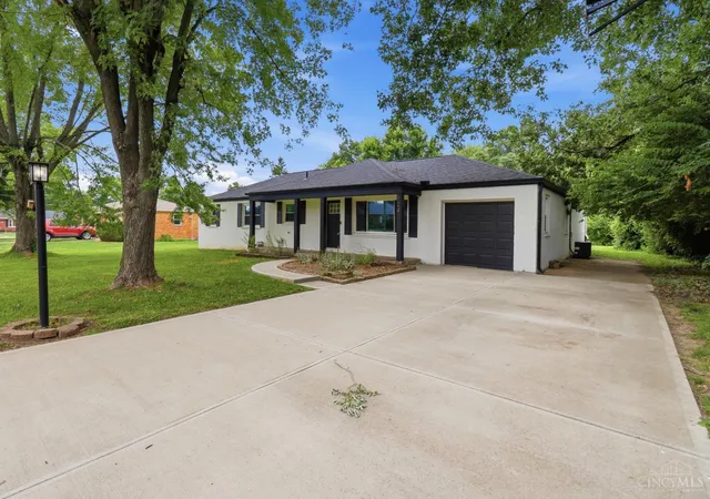 Homes for sale in Mason, OH | 124 Lynnview Dr, Mason, OH 45040 | MLS# 1885733