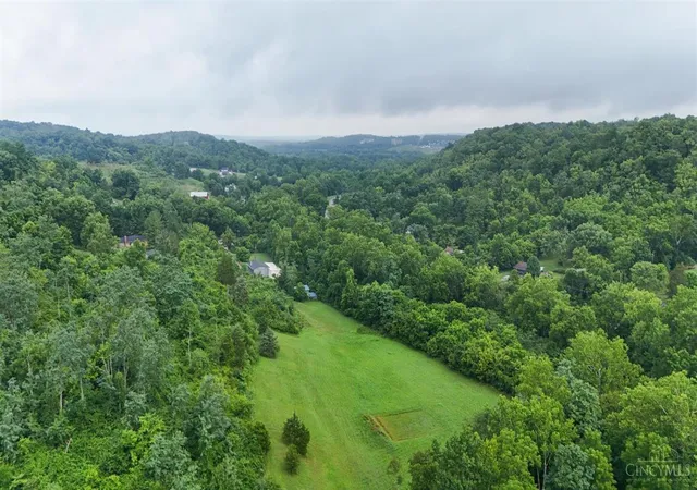Photo 2 of Sale Pending at 9560 Lockwood Hl Rd, Cincinnati, OH 45247 | MLS# 1886068 | Listing updated on 2026-09-24