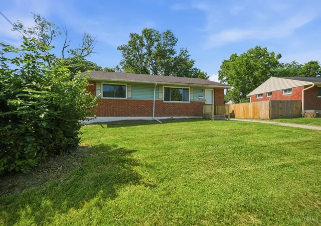 Photo 3 of Single family home for sale at 131 Brookhaven Ave, Cincinnati, OH 45215 | MLS# 1885971 | Listing updated on 2026-10-19
