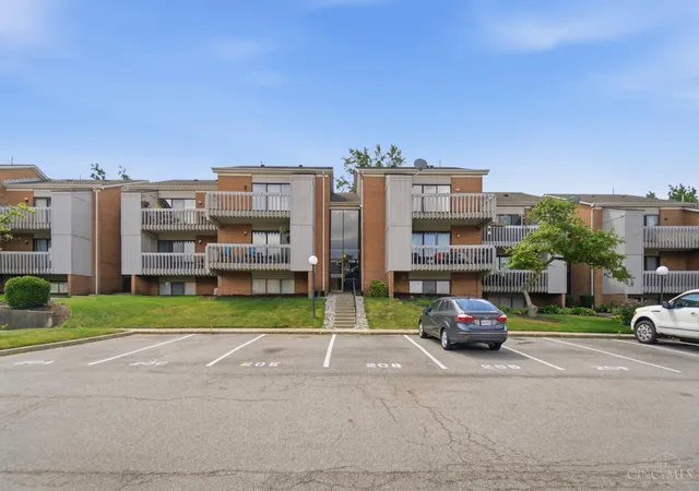 1st image of 1120 Eagle Feather Cir #C, West Carrollton, OH 45449 | MLS# 1885204