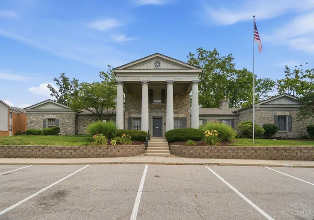 2nd image of 1120 Eagle Feather Cir, West Carrollton, OH 45449