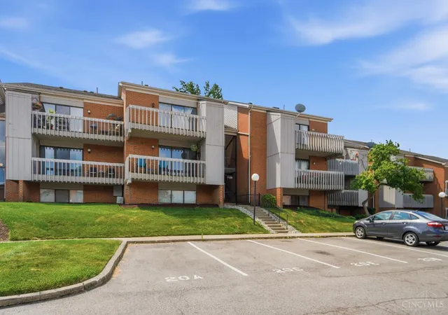 3rd image of 1120 Eagle Feather Cir #C, West Carrollton, OH 45449 | MLS# 1885204